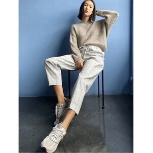 Aritzia Group By Babaton Grey Jimmy Pants Size M